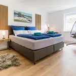 Kleeoase - Luxus Apartment- Jacuzzi - Dachterrasse - Kochinsel - In 10 Min Greifenstein