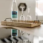 Kleeoase - Luxus Apartment- Jacuzzi - Dachterrasse - Kochinsel - In 10 Min Greifenstein