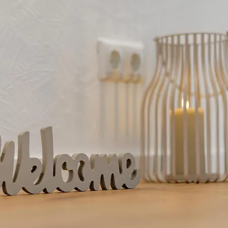 アパート Kleeoase - Luxus Apartment- Jacuzzi - Dachterrasse - Kochinsel - Kostenlose Parkplaetze - In 10 Min Greifenstein