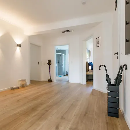 Kleeoase - Luxus Apartment- Jacuzzi - Dachterrasse - Kochinsel - Kostenlose Parkplaetze - In 10 Min