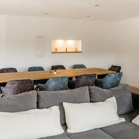 Kleeoase - Luxus Apartment- Jacuzzi - Dachterrasse - Kochinsel - Kostenlose Parkplaetze - In 10 Min Appartement *