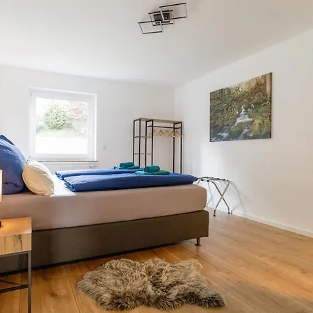 Kleeoase - Luxus Apartment- Jacuzzi - Dachterrasse - Kochinsel - Kostenlose Parkplaetze - In 10 Min *