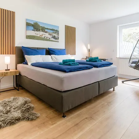 Kleeoase - Luxus Apartment- Jacuzzi - Dachterrasse - Kochinsel - Kostenlose Parkplaetze - In 10 Min Greifenstein