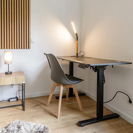 Kleeoase - Luxus Apartment- Jacuzzi - Dachterrasse - Kochinsel - Kostenlose Parkplaetze - In 10 Min Appartement *