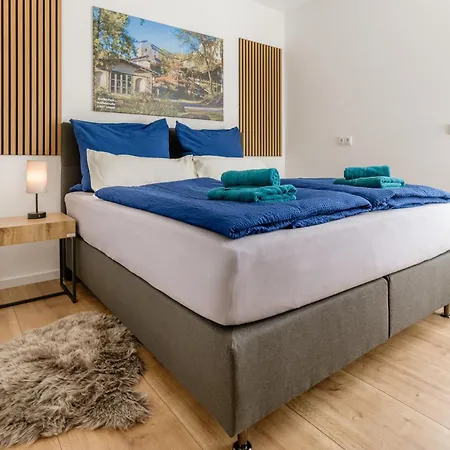 Kleeoase - Luxus Apartment- Jacuzzi - Dachterrasse - Kochinsel - Kostenlose Parkplaetze - In 10 Min Appartement *
