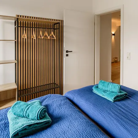 Kleeoase - Luxus Apartment- Jacuzzi - Dachterrasse - Kochinsel - Kostenlose Parkplaetze - In 10 Min Appartement Greifenstein