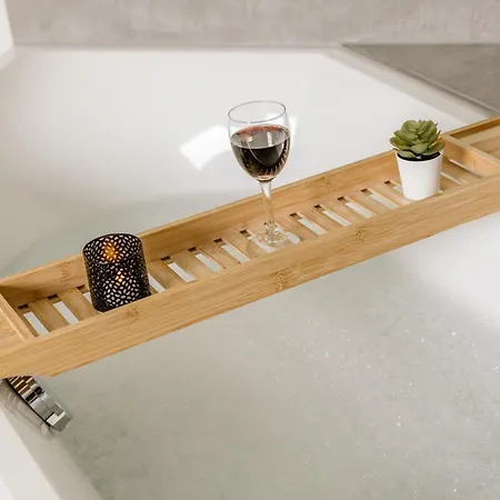 Kleeoase - Luxus Apartment- Jacuzzi - Dachterrasse - Kochinsel - Kostenlose Parkplaetze - In 10 Min