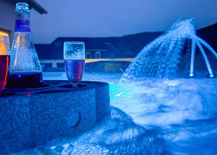 Kleeoase - Luxus Apartment- Jacuzzi - Dachterrasse - Kochinsel - Kostenlose Parkplaetze - In 10 Min