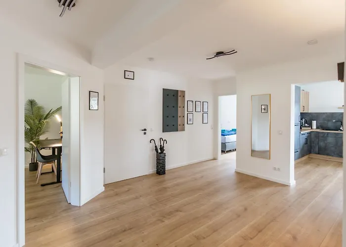 Appartement Kleeoase - Luxus Apartment- Jacuzzi - Dachterrasse - Kochinsel - Kostenlose Parkplaetze - In 10 Min