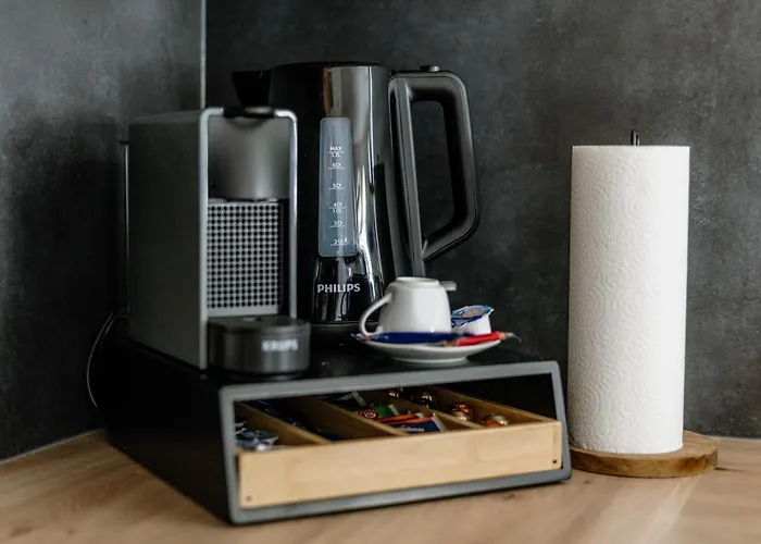 Kleeoase - Luxus Apartment- Jacuzzi - Dachterrasse - Kochinsel - Kostenlose Parkplaetze - In 10 Min Appartement Greifenstein