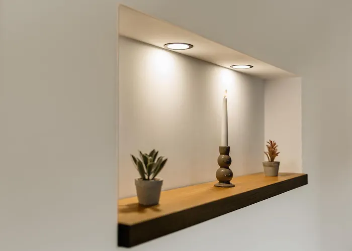 Kleeoase - Luxus Apartment- Jacuzzi - Dachterrasse - Kochinsel - Kostenlose Parkplaetze - In 10 Min * Greifenstein