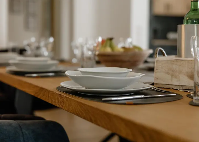 Kleeoase - Luxus Apartment- Jacuzzi - Dachterrasse - Kochinsel - Kostenlose Parkplaetze - In 10 Min