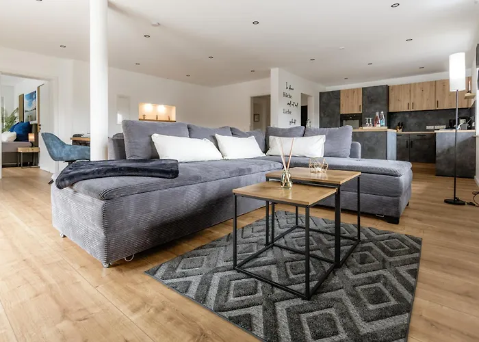 Appartement Kleeoase - Luxus Apartment- Jacuzzi - Dachterrasse - Kochinsel - Kostenlose Parkplaetze - In 10 Min