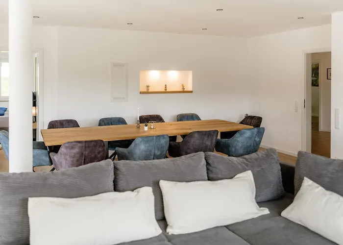 Kleeoase - Luxus Apartment- Jacuzzi - Dachterrasse - Kochinsel - Kostenlose Parkplaetze - In 10 Min Appartement *