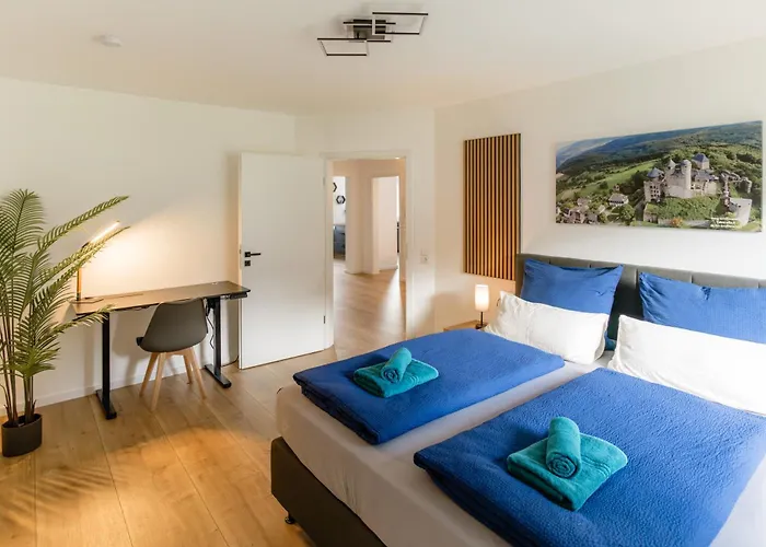 Kleeoase - Luxus Apartment- Jacuzzi - Dachterrasse - Kochinsel - Kostenlose Parkplaetze - In 10 Min Greifenstein