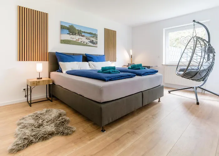 Kleeoase - Luxus Apartment- Jacuzzi - Dachterrasse - Kochinsel - Kostenlose Parkplaetze - In 10 Min Greifenstein