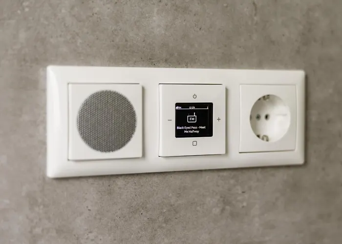 Kleeoase - Luxus Apartment- Jacuzzi - Dachterrasse - Kochinsel - Kostenlose Parkplaetze - In 10 Min *