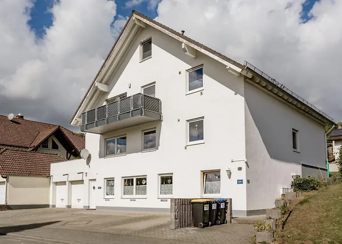 Kleeoase - Luxus Apartment- Jacuzzi - Dachterrasse - Kochinsel - Kostenlose Parkplaetze - In 10 Min * Greifenstein